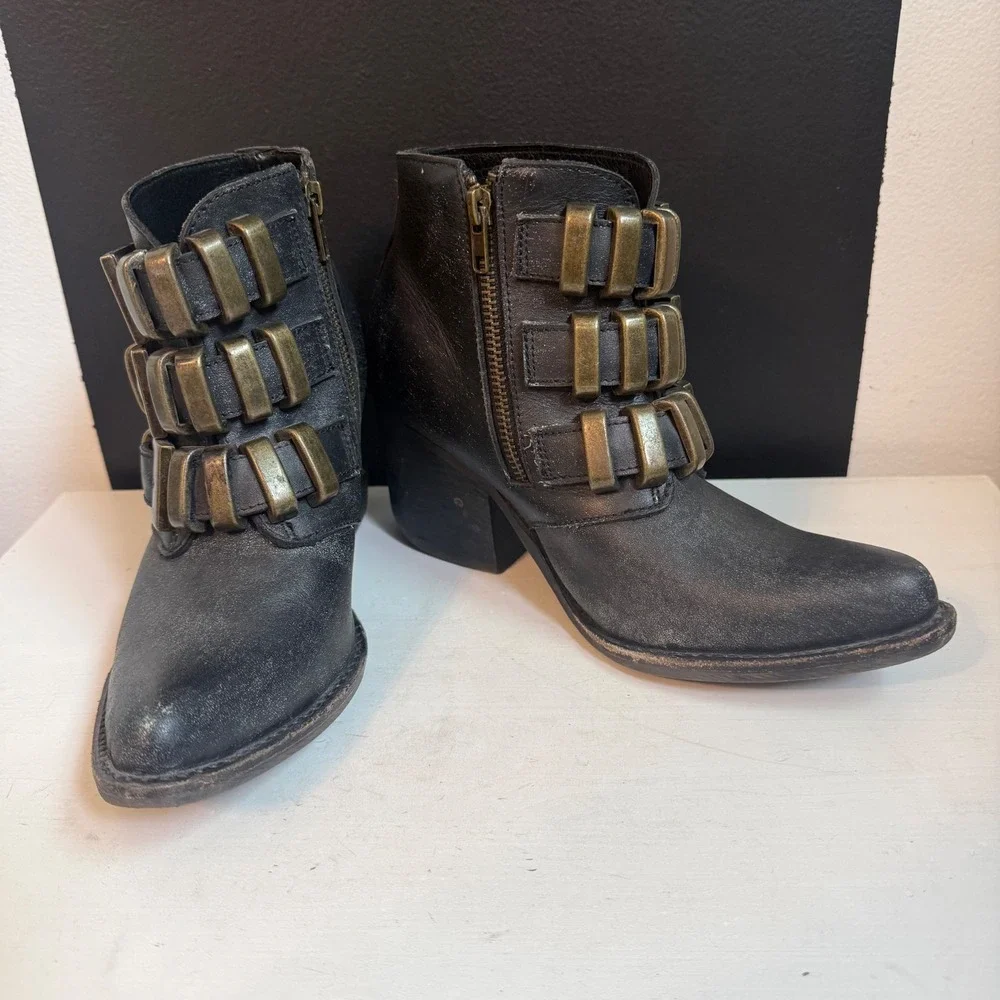 Jeffrey Campbell Buckle Ankle Boots Womens 7 Black Leather Distressed Triple Str - Picture 3 of 11